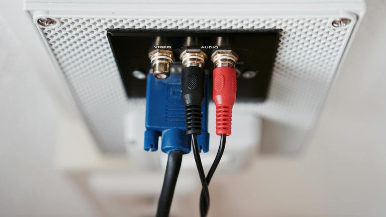 Comment brancher 2 TV sur un seul décodeur sans payer ?