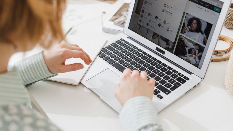 Comment accéder à sa messagerie Office depuis chez soi ?
