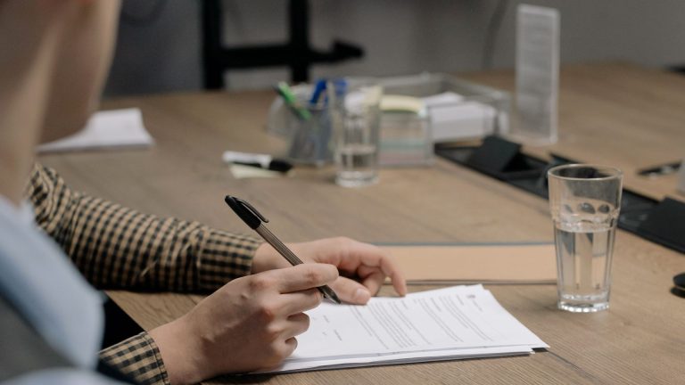 Quand la loi Naegelen est-elle entrée en vigueur ?