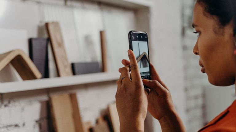 Comment ajouter une photo à son avis Google ?
